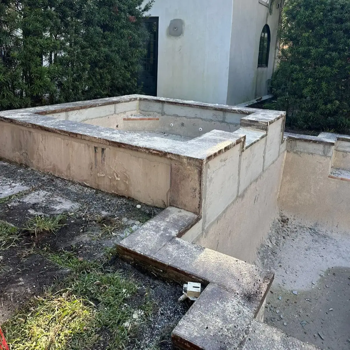 Pool Transformation with TERRAZZO GraniTech Plaster before 1